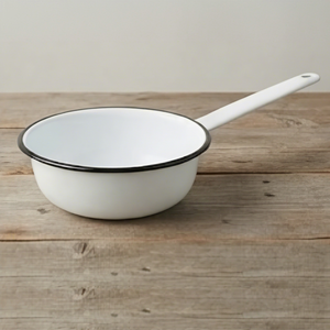 Passoire en métal émaillé blanc de style vintage avec finition classique, durable, idéale pour le stockage et le passage des aliments en cuisine - Product Image 2