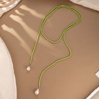 Extra Lange Handgefertigte Grüne Perlen-Lariat-Halskette für Frauen Verstellbare Barocke Süßwasserperlen-Anhänger-Halskette