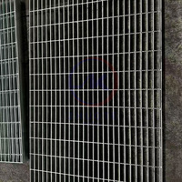 Plateforme de passage en grille de barres dentelées en acier galvanisé robuste et durable G325/30/76, résistante à l'eau et au feu