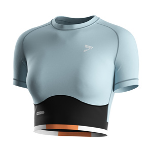 Ensemble de sport minimaliste pour femme : haut court de course et short de compression à maintien pour tapis roulant et course en extérieur - Product Image 3