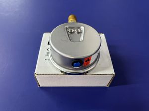 ENERPAC G2535L 유압 압력 게이지가 2.50. 얼굴 하부 마운트 글리세린 충전 10,000 최대 psi - Product Image 3