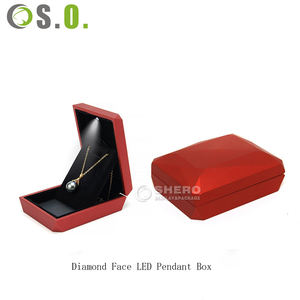 Boîtes lumineuses LED en plastique premium personnalisées rouge et blanc pour colliers, bracelets, bagues, boucles d'oreilles, boîtes à bijoux - Product Image 4