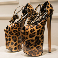 Sandales à talons hauts imprimé léopard, talons fins 22 cm, sexy, à découpe, bouche de poisson, avec anneaux de cheville, sandales surdimensionnées amusantes, sandales de lit alternatives