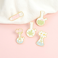 Broches personnalisées en émail de dessin animé pour les amoureux des plantes, flacon, tube à essai, broche en émail, broche en métal plaqué, collection en gros