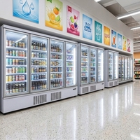 Réfrigérateur de supermarché avec vitrine en verre et porte battante