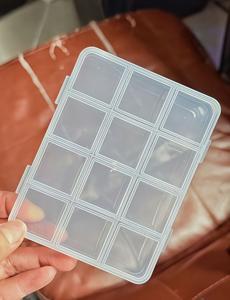 Caja <span class=keywords><strong>de</strong></span> Almacenamiento Transparente con 28 Compartimentos Independientes y Tapas, para Decoración <span class=keywords><strong>de</strong></span> Uñas, Piedras <span class=keywords><strong>de</strong></span> Imitación, Cuentas, Joyería, Organizador, Contenedor Transparente con Tapa Abatible - Product Image 2