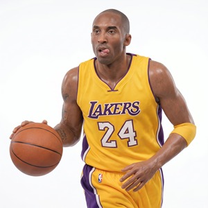 Figurine en cire de silicone grandeur nature Kobe Bryant avec ballon de basket, fabrication OEM personnalisée, qualité supérieure, directement de l'usine, pour exposition, musée sportif, décoration. - Product Image 4