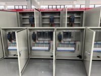 Ensemble complet personnalisé de panneaux de commande électriques triphasés, coffret de disjoncteurs, armoire de distribution d'alimentation principale, panneau électrique