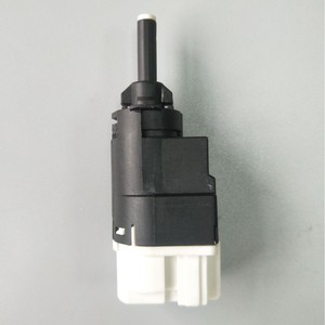 Interruptor de luz de freno Renault 253206170R para reemplazo y reparación, interruptor automático de plástico - Product Image 1