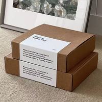 Boîte en carton ondulé rigide écologique, épaisseur 2 mm |   Bandeau d'expédition minimaliste personnalisé imprimé pour pochette |   Éponge adaptée aux animaux