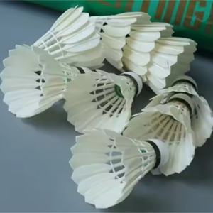 Ventes chaudes de volants de badminton à haute durabilité et vol rapide G4 - Product Image 1