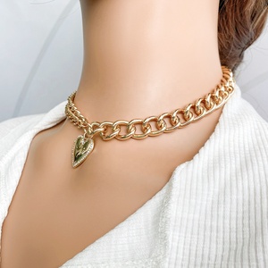 Collar de Acero Inoxidable para Mujer 2026, Collar Personalizado con Cadena de Eslabones Gruesos de Oro de 18k y Colgante de Corazón de Cristal - Product Image 2