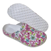 Chaussons pour hommes en EVA, chaussures créatives de dessin animé, chaussures d'infirmière pour femmes, sandales d'été en EVA amorties, chaussons nuages à coussinets souples
