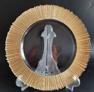 Plato de Cristal Transparente con Borde Dorado Acanalado, <span class=keywords><strong>Base</strong></span> Versátil para Plato de Cena, Ideal para Hogar, Hotel y Bodas - Product Image 6
