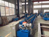 Machine de profilage à froid pour supports de montage de panneaux solaires photovoltaïques sur toiture, profil multi-tailles avec moteur pour la production de rails solaires métalliques