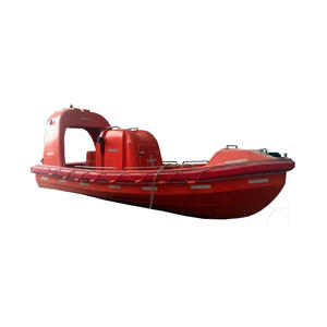 Bateau de sauvetage tout temps en FRP pour 6 personnes, doté d'un quille de longueur totale pour une stabilité directionnelle dans des conditions marines difficiles - Product Image 1