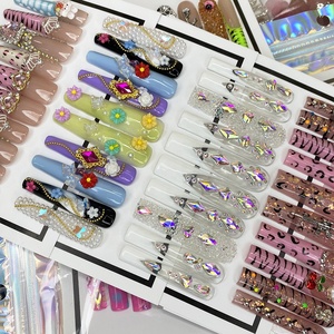 Lot de 10 faux ongles artisanaux de luxe à presser, en <span class=keywords><strong>gel</strong></span> souple, peints à la main, avec breloques, emballage personnalisé - Product Image 4