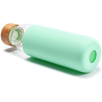 Nouvelle bouteille d'eau en verre réutilisable écologique pour le sport en plein air avec manchon de protection en silicone et couvercle en bambou
