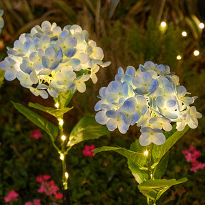 Lampe solaire de jardin IP65, LED de type luciole, à poser au sol, motif fleur d'hortensia, pour routes et jardins - Product Image 1