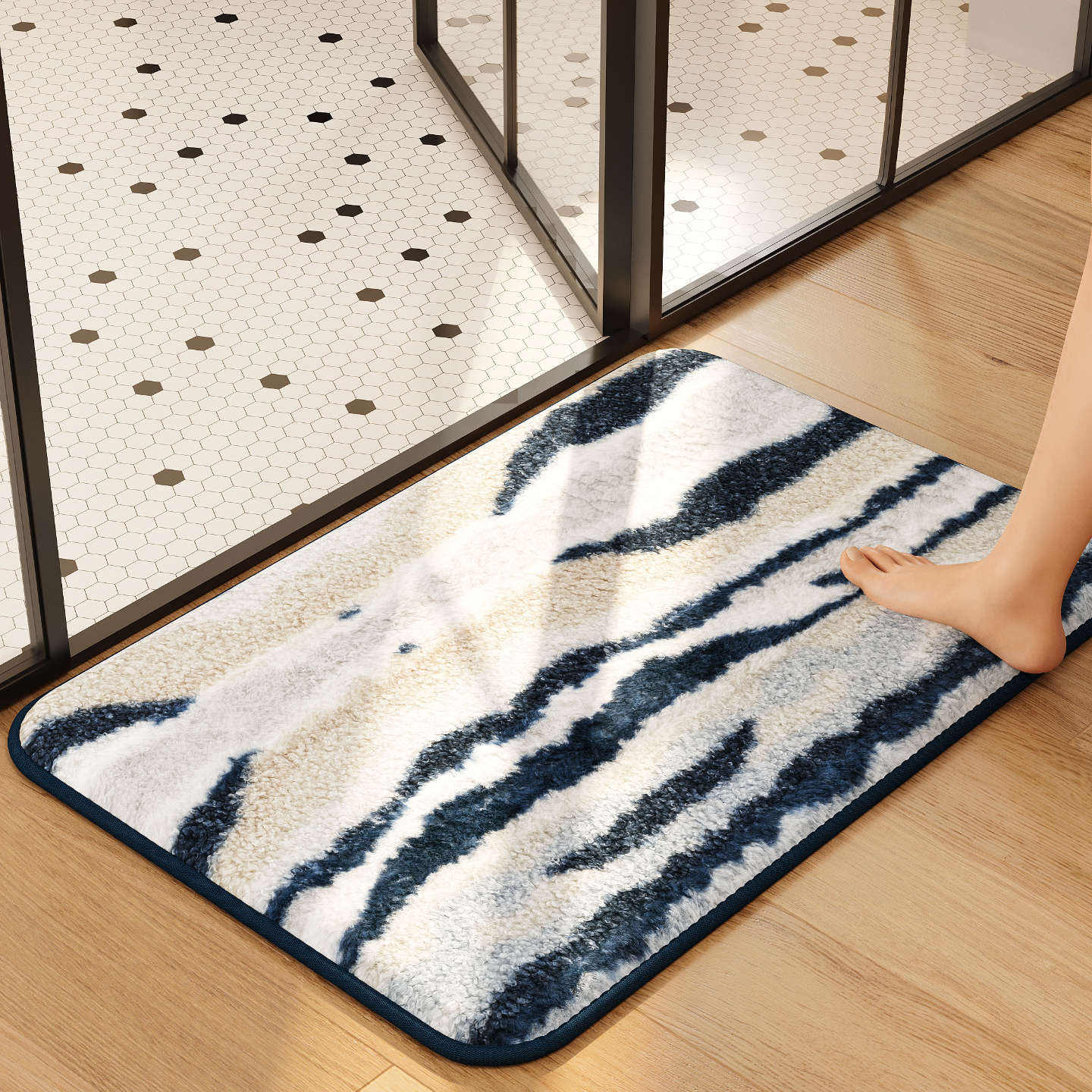 ทะเลสีฟ้า ระลอกคลื่นสีขาว