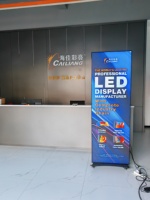 Pantalla LED para Póster CAILIANG 2026, Personalizable, con Base de Aluminio Fundido a Presión, 640*1920mm, D1.86, para Interiores