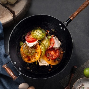 Il miglior <span class=keywords><strong>Wok</strong></span> cinese in ghisa <span class=keywords><strong>Wok</strong></span> con grano di tartaruga un orecchio e un manico in legno - Product Image 5