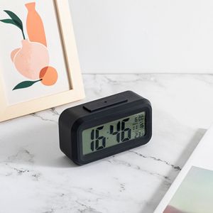 Horloge numérique LED multifonctionnelle carrée en plastique moderne avec affichage de la température et de l'humidité, alimentation USB, commande acoustique, pour bureau et cuisine - Product Image 6