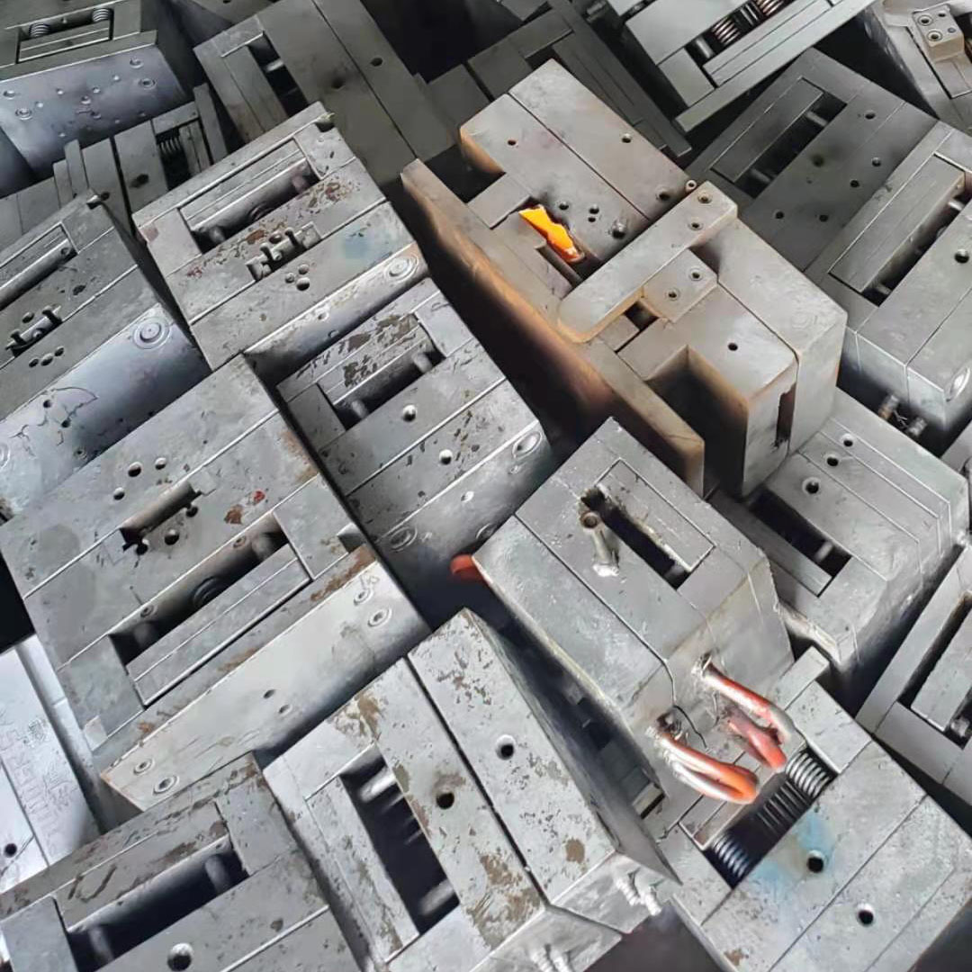 Пластиковая пресс-форма для игрушек б/у