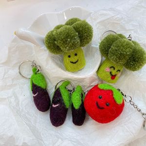 Fait à la main plante légumes jouets en peluche raisins tomate aubergine Sewant champignons betterave brocoli peluche feutre jouet doux porte-clés cadeau - Product Image 4