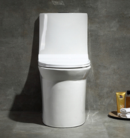 Nouveau WC en céramique de haute qualité monté au sol salle de bain sanitaire cuvette de toilettes monobloc