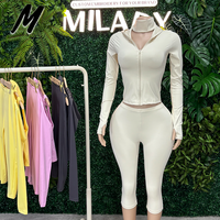 Ensemble assorti haut de gamme personnalisé avec logo, ensemble de sport en nylon, veste à capuche zippée, ensemble de pantalons capri, tenue de sport et de yoga pour femme, automne 2026