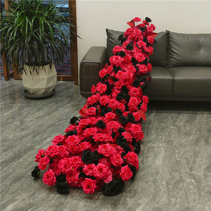 Rangée <span class=keywords><strong>de</strong></span> fleurs artificielles, arrangement floral <span class=keywords><strong>de</strong></span> roses rouges <span class=keywords><strong>et</strong></span> noires, panneau <span class=keywords><strong>de</strong></span> fleurs artificielles, <span class=keywords><strong>centre</strong></span> <span class=keywords><strong>de</strong></span> <span class=keywords><strong>table</strong></span> pour arche <span class=keywords><strong>de</strong></span> mariage, toile <span class=keywords><strong>de</strong></span> fond, fête à domicile - Product Image 5