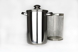 Pot de cuisson péruvien en acier inoxydable, avec panier en maille - Product Image 6