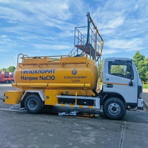 Camion-citerne à carburant DONGFENG de 3 à 5 tonnes, petite capacité, mini-citerne de 5000 litres en acier au carbone - Product Image 1