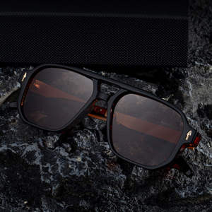 Gafas de Sol Polarizadas Cuadradas para Hombre ZS-98320P, UV400, Marco de PC, Lentes TAC, Estilo Retro Negro, Protección Solar para Conducir - Product Image 3