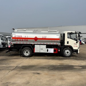 Camión Cisterna HOWO 4x2 de 10000L para Transporte de Líquidos Peligrosos con Bomba de Combustible y Medidor - Product Image 5