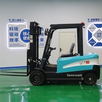 Chariot élévateur électrique 2,5 tonnes, batterie au plomb 60V, équipement de levage robuste avec déplaceur latéral pour la logistique d'usine, prêt à être expédié