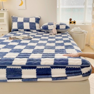 Motif damier d'hiver à haute élasticité 360 °   Draps-housses matelassés en polaire arctique à couverture intégrale - Product Image 3