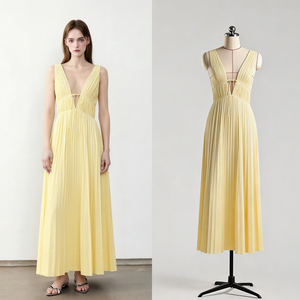 Fornitore OEM di Abiti Senza Maniche con Scollo a V Profondo, Apertura Frontale, Vita Arricciata, Lunghezza Media, Stile Bohémien per Vacanze, Fabbrica Cinese - Product Image 1