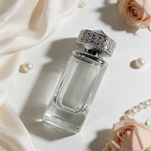 Bouteilles <span class=keywords><strong>de</strong></span> <span class=keywords><strong>parfum</strong></span> vides en verre personnalisées professionnelles <span class=keywords><strong>de</strong></span> 103 ml avec col serti et bouchon galvanisé – Vente en gros - Product Image 2