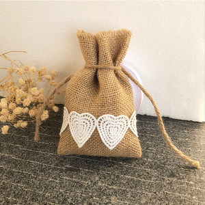 Vente en gros de sacs personnalisés en <span class=keywords><strong>dentelle</strong></span> <span class=keywords><strong>jute</strong></span> <span class=keywords><strong>jute</strong></span> petite pochette à cordon pour mariage faveur bonbons souvenir décoration toile de <span class=keywords><strong>jute</strong></span> sac en <span class=keywords><strong>dentelle</strong></span> - Product Image 5