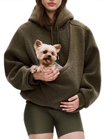 Sweat à capuche personnalisé en laine d'alpaga vert olive, écologique, doux et moelleux, assorti au sac de transport pour animal de compagnie avec pochette intégrée