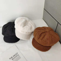 HT-0620 Vente en gros, chapeaux d'hiver chauds à la mode, personnalisables avec logo, chapeau de peintre en laine d'agneau, joli béret octogonal pour femmes