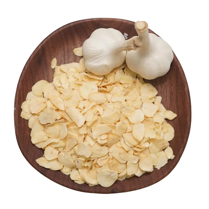 China Garlic Factory 100% Dehydrated Garlic Flakes Dried Garlic Chips For Sale