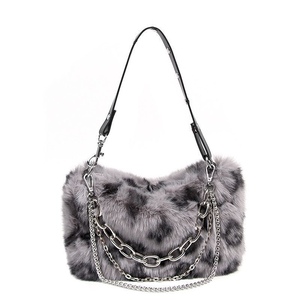 Borsa con stampa leopardata con ascella in peluche borsa da donna autunno inverno alla moda con chiusura a cerniera borsa a catena fodera in poliestere presa di fabbrica - Product Image 1