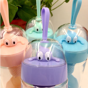 Enfants mignon cadeau gourdes <span class=keywords><strong>en</strong></span> plein air pour enfants logo personnalisé tasse enfants conteneur bouteille d'eau <span class=keywords><strong>en</strong></span> <span class=keywords><strong>verre</strong></span> avec infuseur <span class=keywords><strong>en</strong></span> silicone - Product Image 1