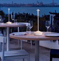 Lampe de table LED moderne et simple, rechargeable, à commande tactile, sans fil, lampe de bureau, lumière ambiante multicolore DC pour chambre à coucher, salon