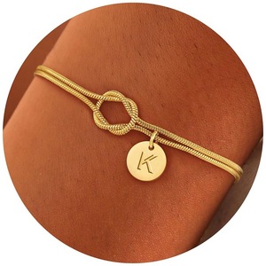 14K Vergulde Liefde Knoop 26 Letters Koperen Vergulde Eerste Armband Gepersonaliseerde Paar Sieraden Cadeau Voor Vrouwen Bruidsmeisjes - Product Image 6