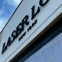 Enseignes en lettres 3D en acier inoxydable DakeSign OEM pour cafés, salons, entreprises automobiles, hôpitaux, devantures de magasins, étanches IP65, garantie 5 ans