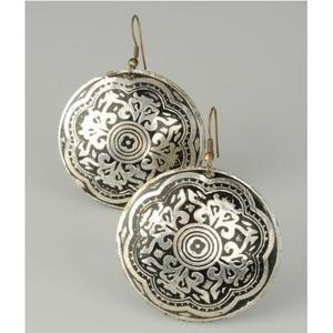 Pendientes únicos hechos a mano de latón de color plateado con diseño de grabado, joyería de moda con Latón chapado para mujer - Product Image 1